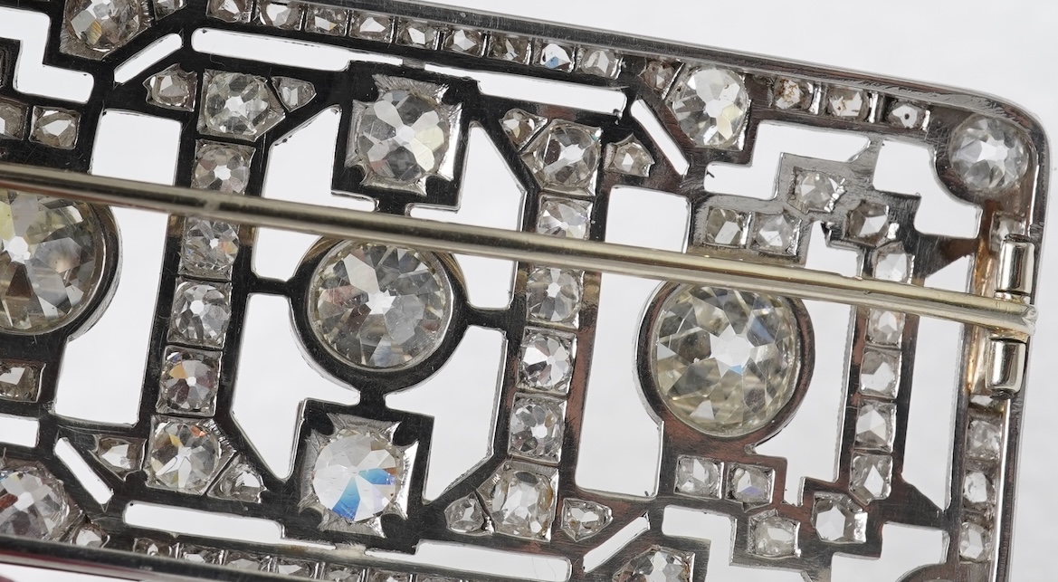 An attractive Art Deco diamond brooch, France, 1920s